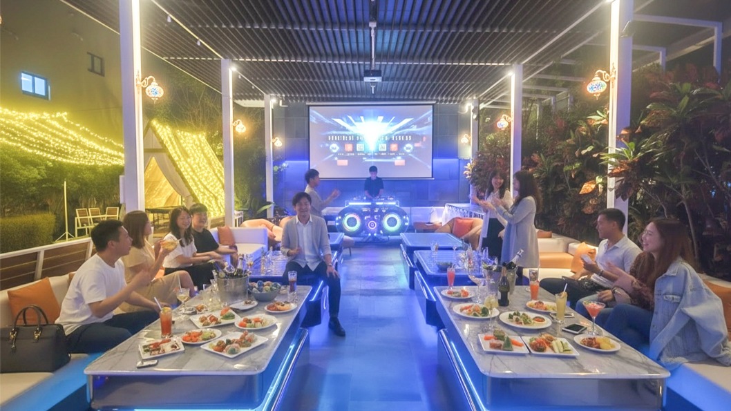 旅境Moonlight Island Bar 涼亭沙發區