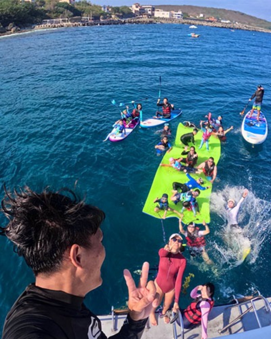 包船出海船長掌舵